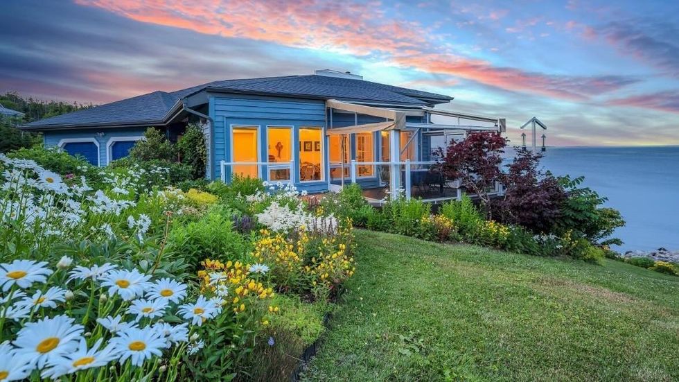 This House For Sale In Nova Scotia Overlooks The Ocean & Has Its Own