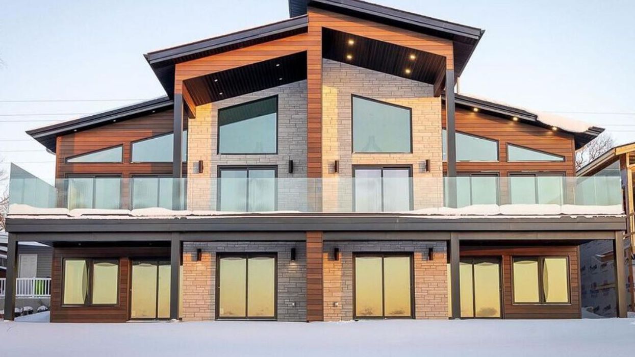 House for sale in Ontario for under $1 million.