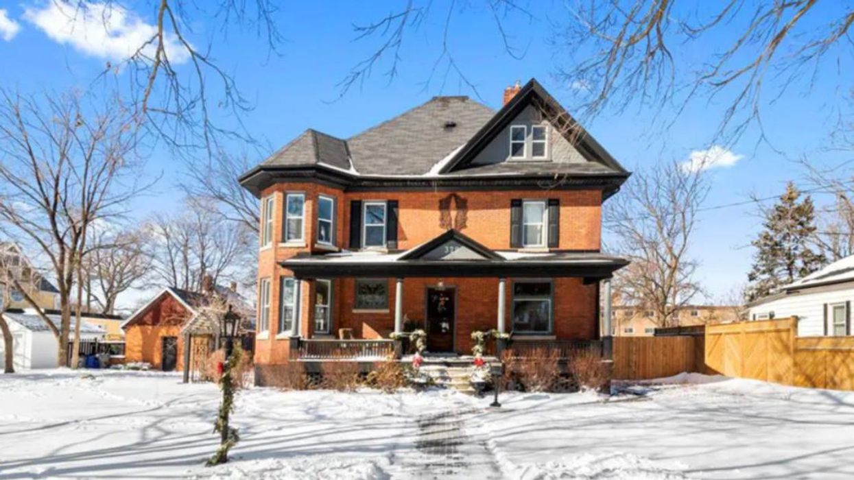 House for sale in Sarnia, Ontario.