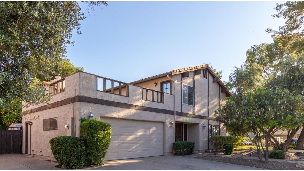 Houses For Sale In Tempe Include This One With An Epic Tanning Deck (PHOTOS)