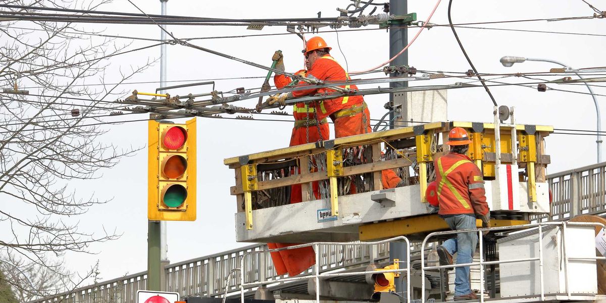 Strong winds have left over 300,000 homes without power in Ontario, Quebec & the Maritimes Strong winds have left over 300,000 homes without power in Ontario, Quebec & the Maritimes
