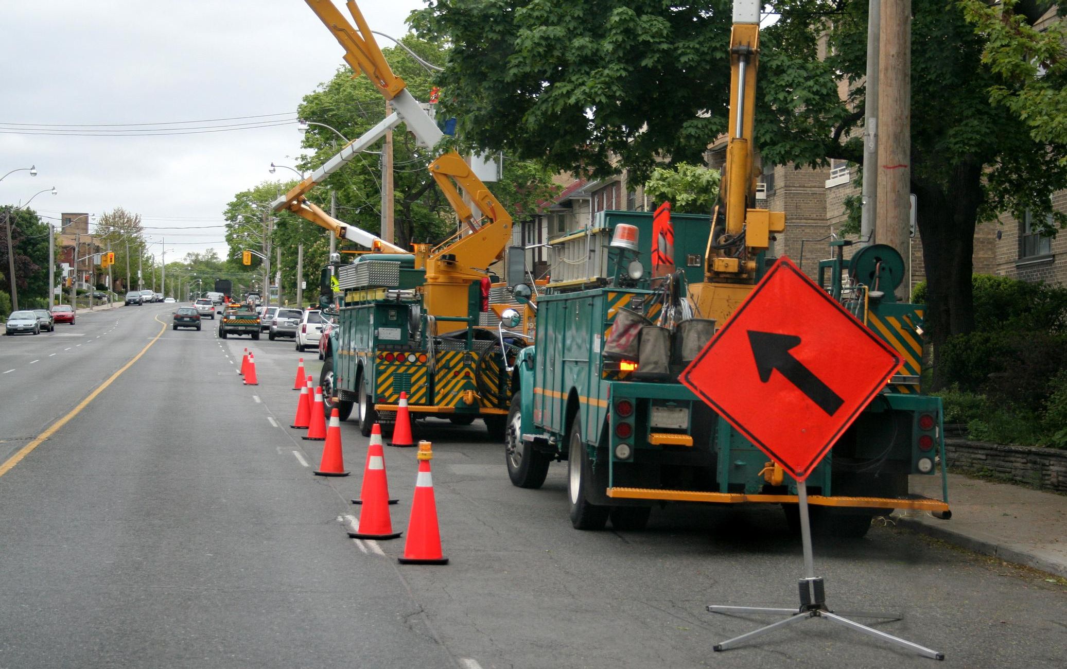 Hydro One crews at work