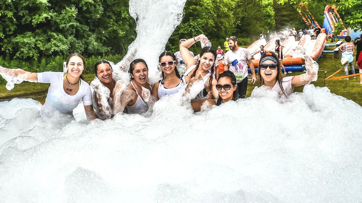 This 5km Foam Obstacle Course In Ontario Is The Coolest Marathon You
