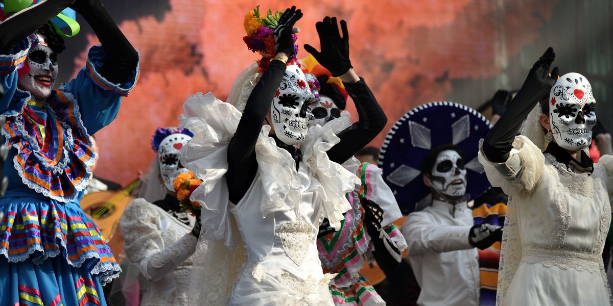 A Dia De Los Muertos Parade Is Coming To New Braunfels This Fall Narcity