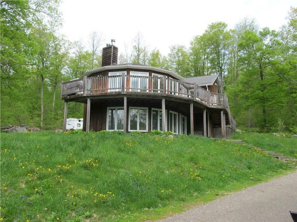8 Ontario Houses For Sale Right Now That Are So Unique And Unusual (PHOTOS) Narcity