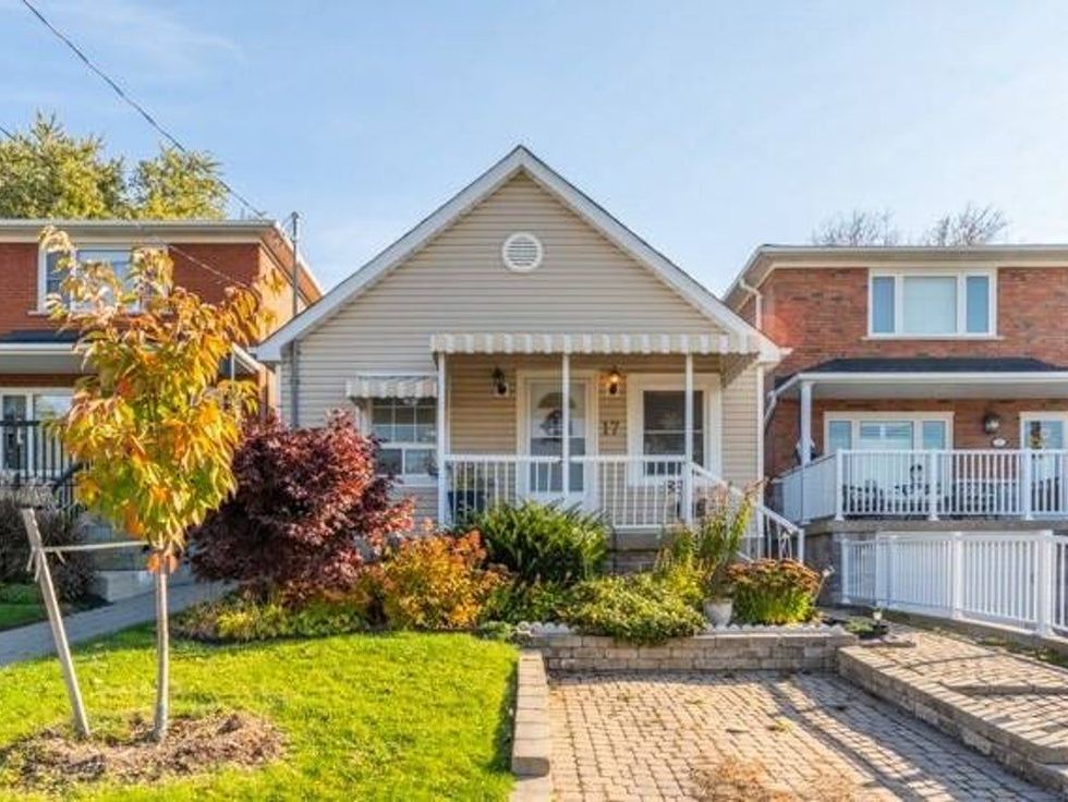 6 Cheap Toronto Houses For Sale That Are Actually Under 600,000 Narcity