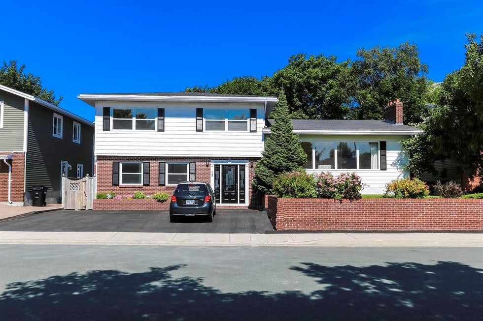 Canada Houses For Sale That You Can Get For 400,000 Or Less Narcity