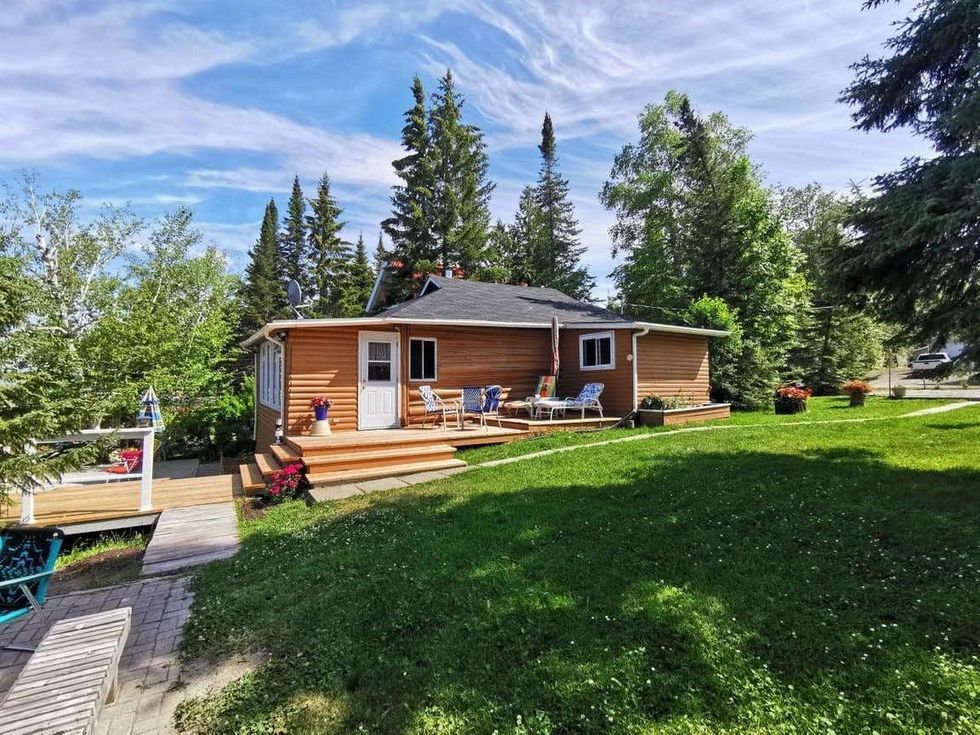 Ontario Cottages For Sale Are As Cheap As 115K & Right By The Water