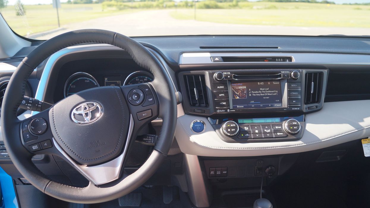 One Province Now Offers Contactless Driving Tests & The Instructor Is In A Different Car