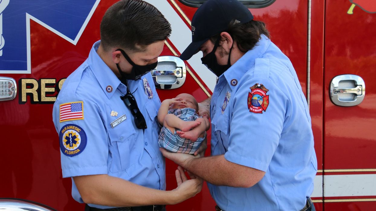 The Internet Is In Love With 2 Florida Fire Medics Who Delivered A Boat Baby (PHOTOS)