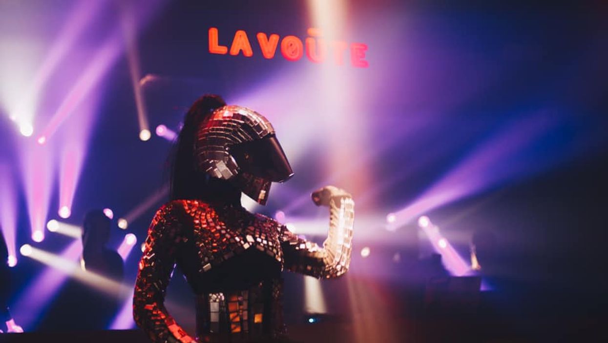 Une cliente infectée à la COVID-19 a fréquenté ce club à Montréal