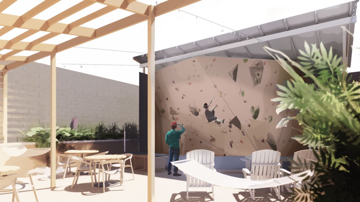 Une nouvelle terrasses où prendre un verre et faire de l'escalade sur ce toit à Montréal