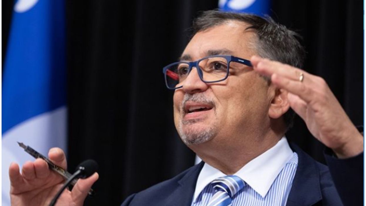 Horacio Arruda porte plainte à la SQ après la parution de son adresse sur Facebook