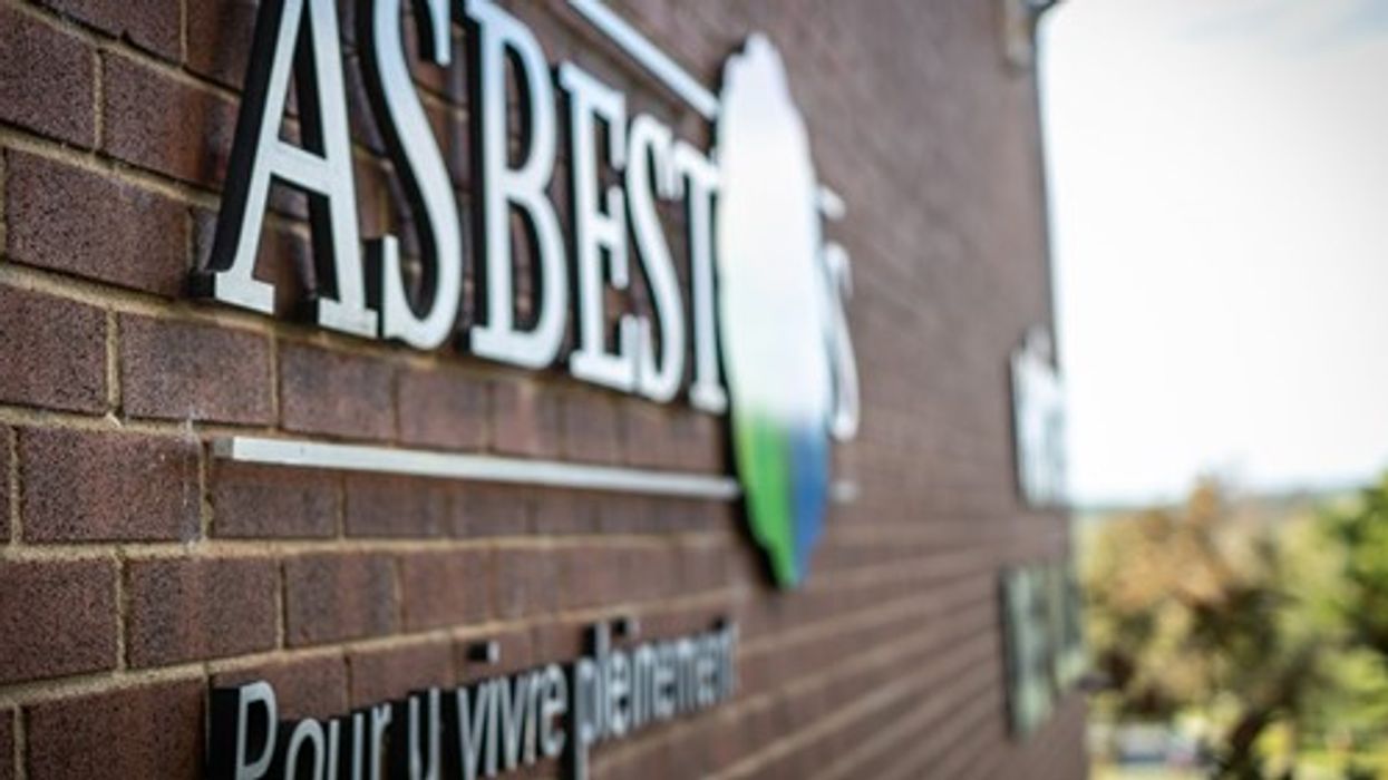 La Ville d'Asbestos devra supporter son nom encore quelque temps