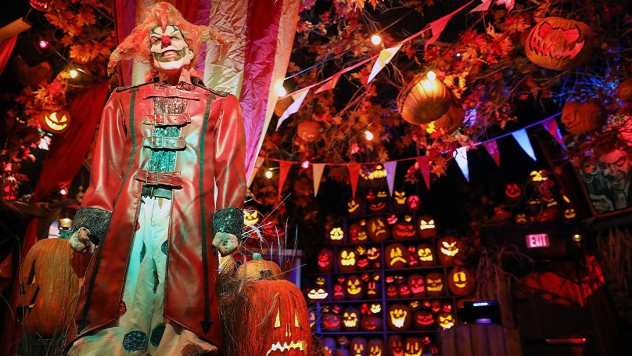 Universal Orlando Has Officially Opened Its Own Spooky Halloween Store (PHOTOS)