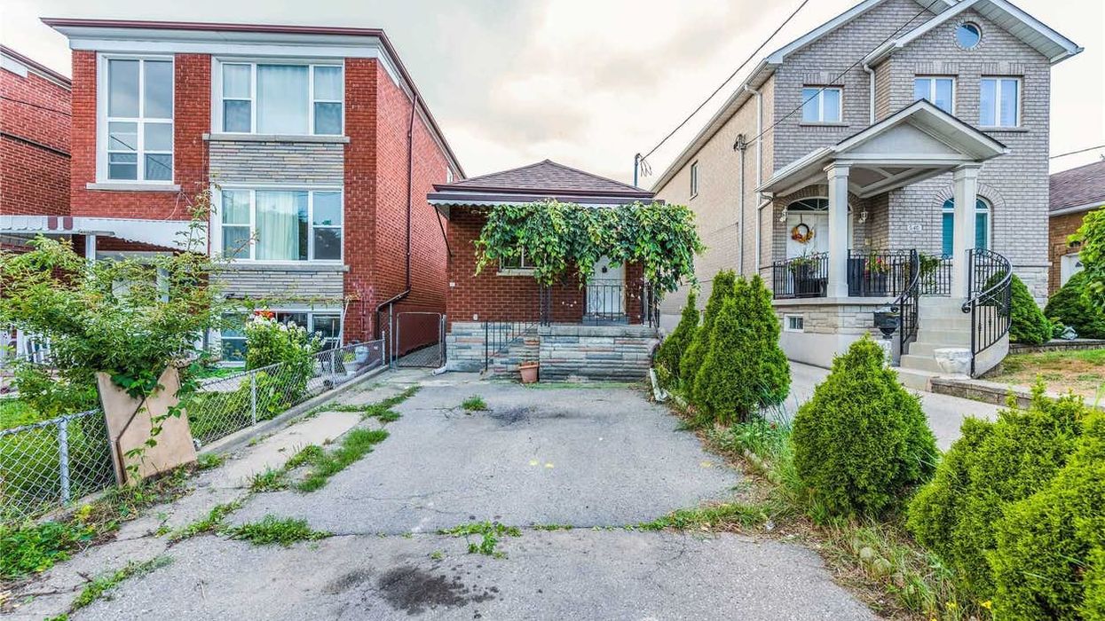 This Itty Bitty House For Sale In Toronto Is Almost $1 Million (PHOTOS)