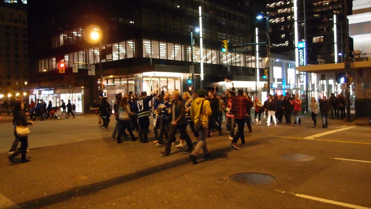 RCMP Broke Up Over 1,000 Canucks' Fans Partying In The Streets This Weekend (VIDEO)