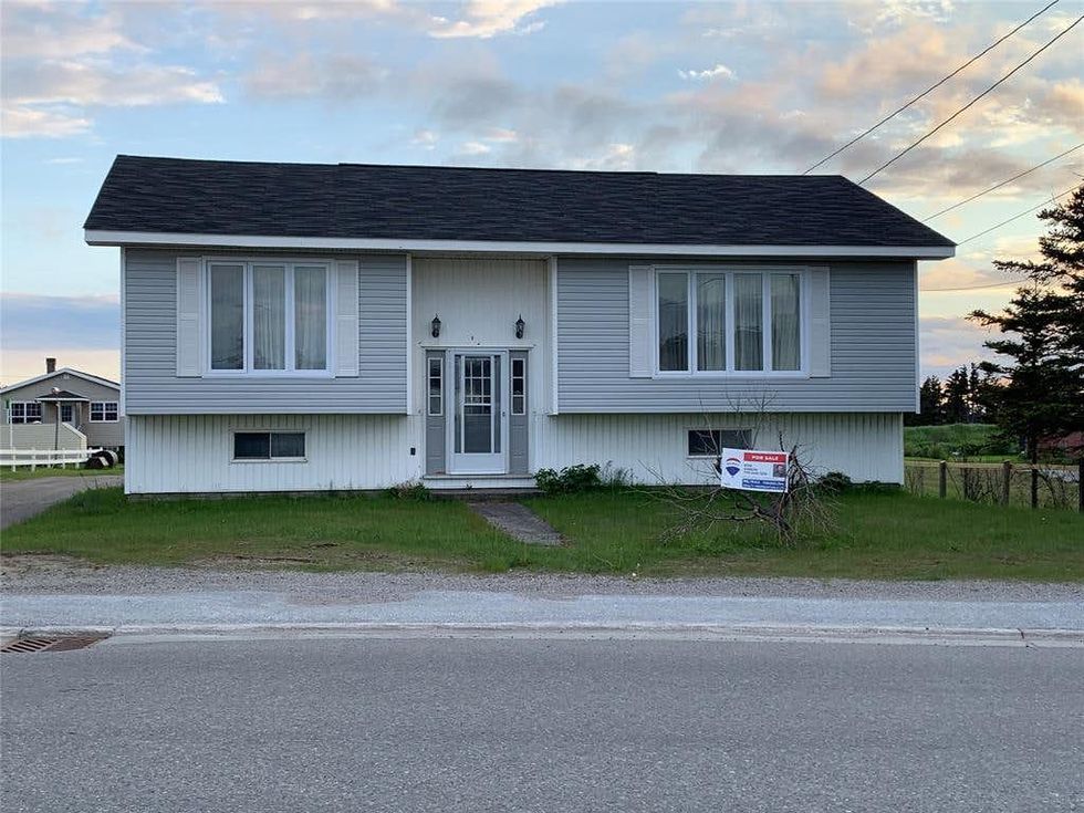 Newfoundland Houses For Sale Are So Huge & They're Less Than 80K (PHOTOS) Narcity
