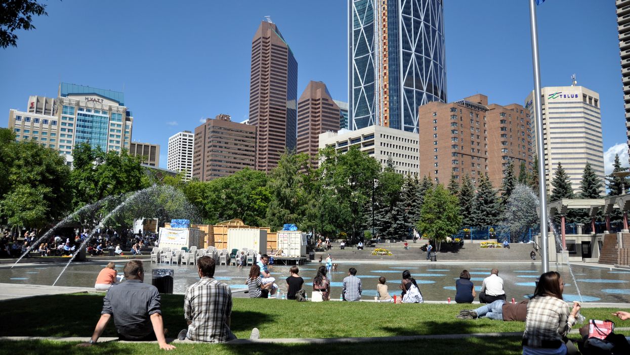 Alberta's Top Doctor Says Your 'Safe Squad' Should Be 15 People Maximum