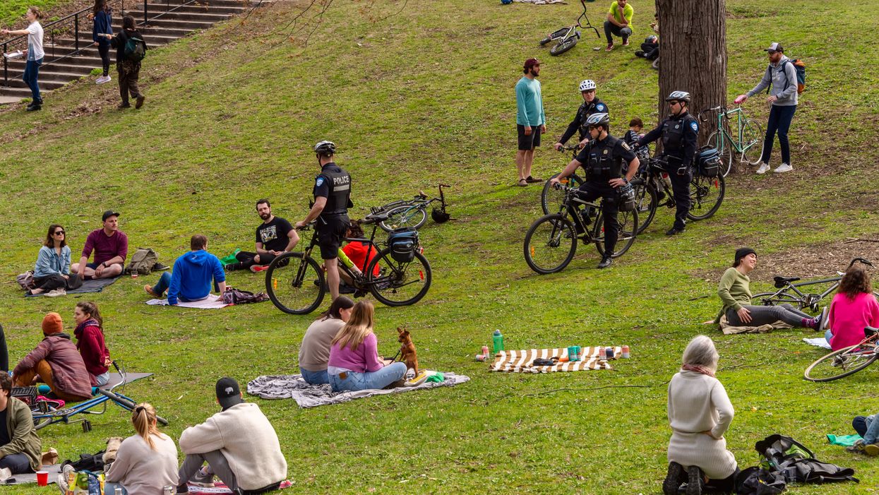 Les rassemblements dans les parcs doivent être minimisés à Montréal