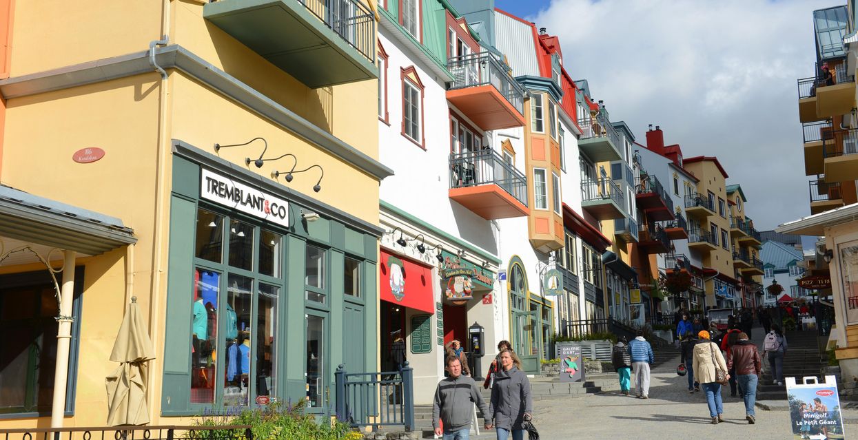 Les Québécois en zone rouge n'ont pas le droit d'aller au resto dans les autres régions