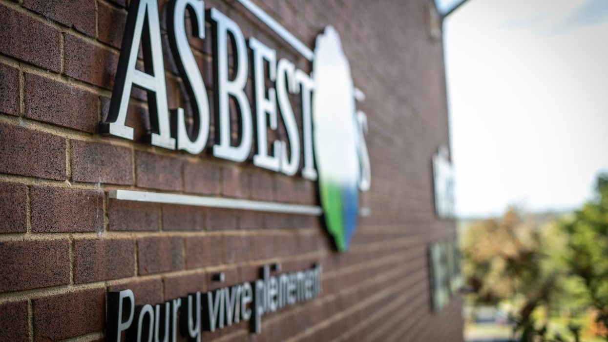 La Ville d'Asbestos se reprend et dévoile 6 nouveaux choix de noms