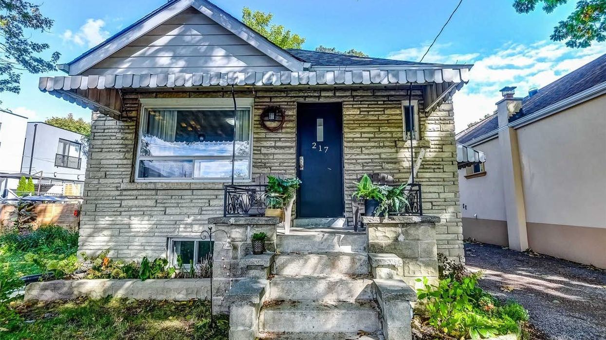 This Tiny Toronto Bungalow For Sale Looks So Much Bigger On The Inside (PHOTOS)