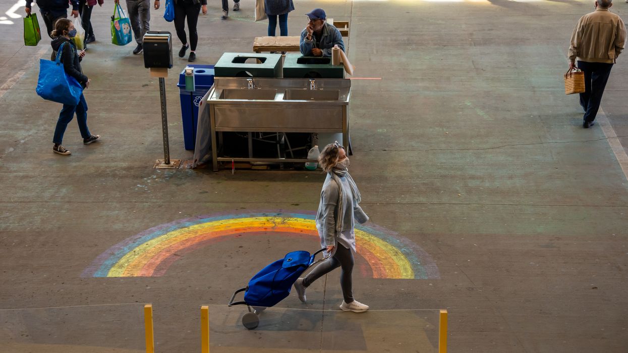 Les femmes sont plus touchées par la COVID-19 au Québec et voici pourquoi