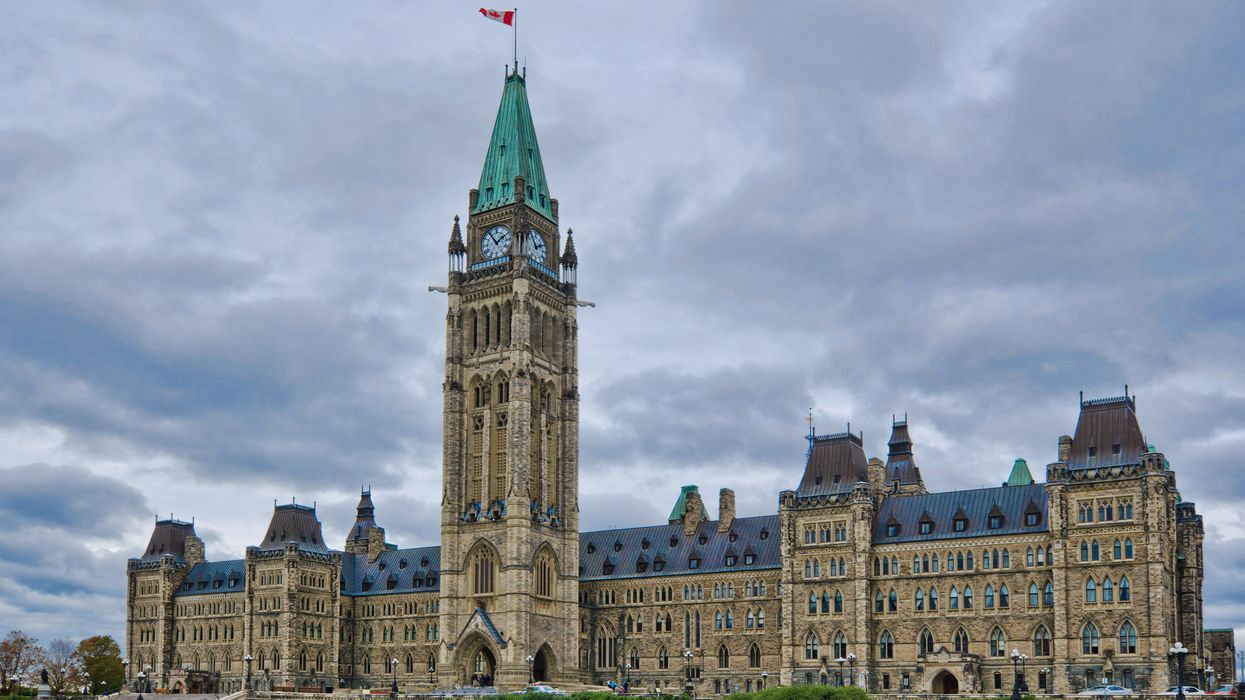 The Government Is Hiring Student Financial Analysts & You Can Make Up To $27 An Hour