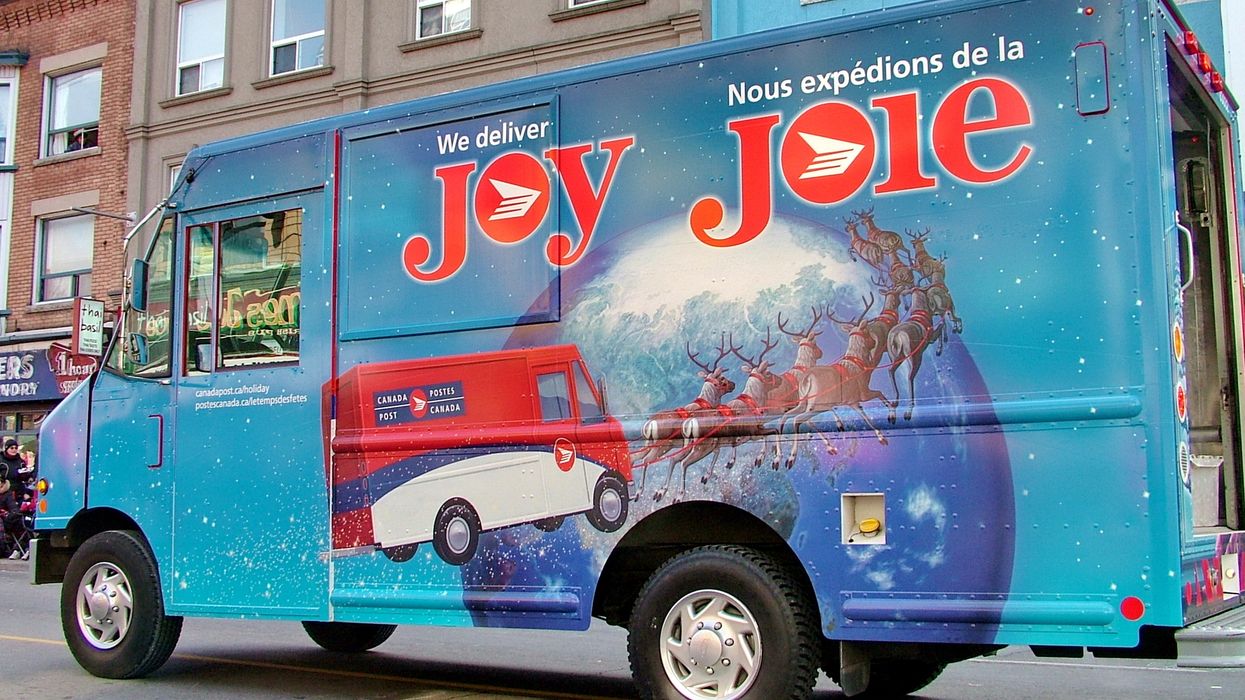 Canada Post Has Holiday Shipping Deadlines For Cards & Packages To Arrive On Time