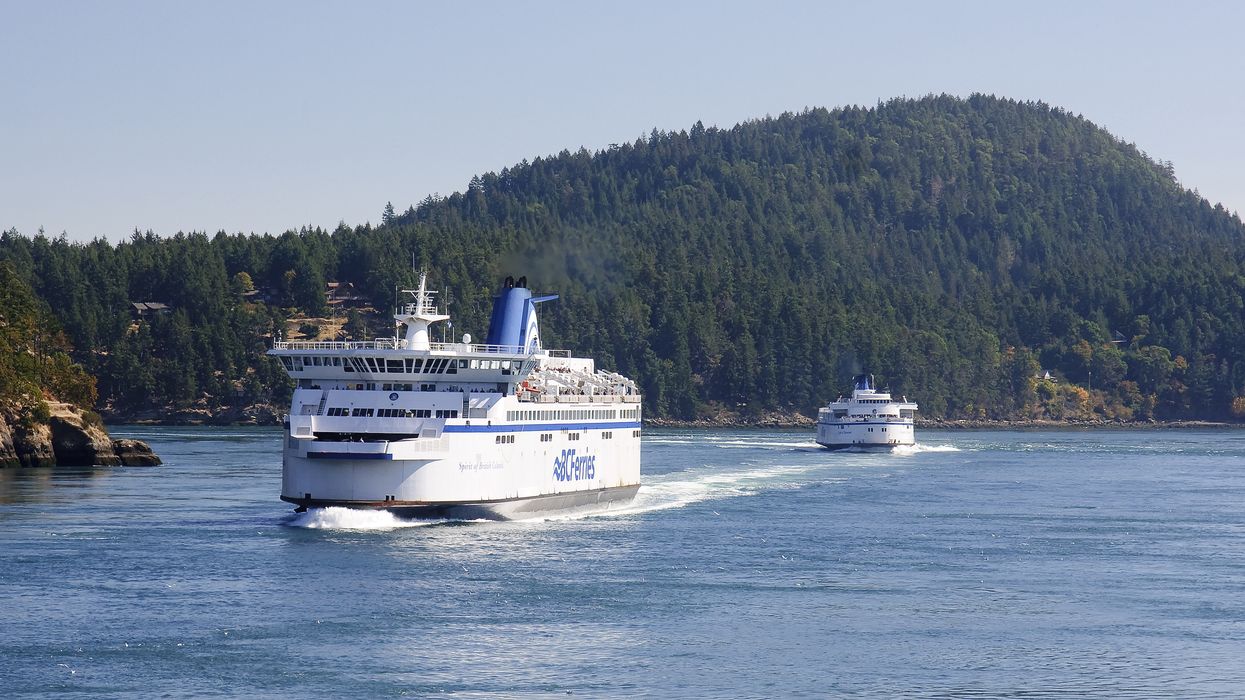 BC Ferries' Mask Sign Is Going Viral Because People Think It Low Key Looks Like A Penis