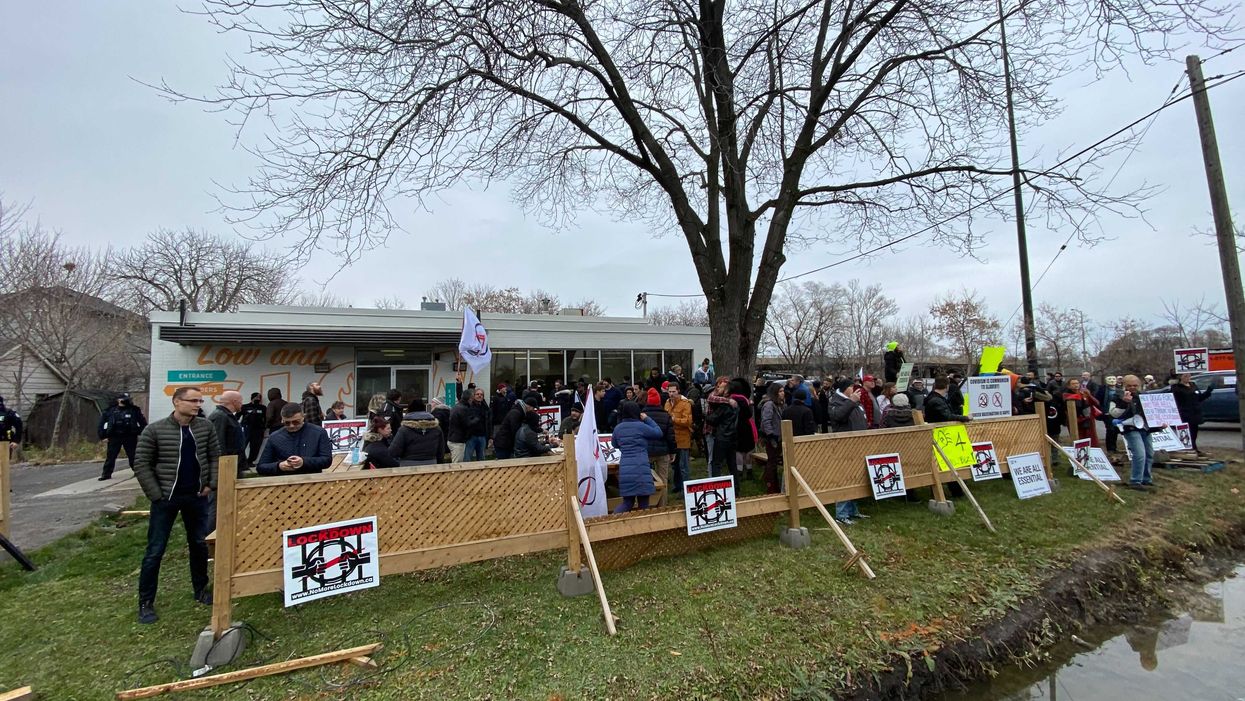 Police Stormed Adamson BBQ Early This Morning & Locked It Up (VIDEO)