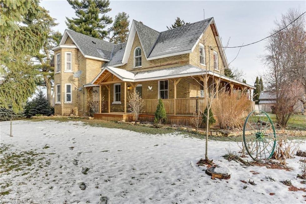 Ontario House For Sale Is Under 700K & Just Over 2 Hours From Toronto