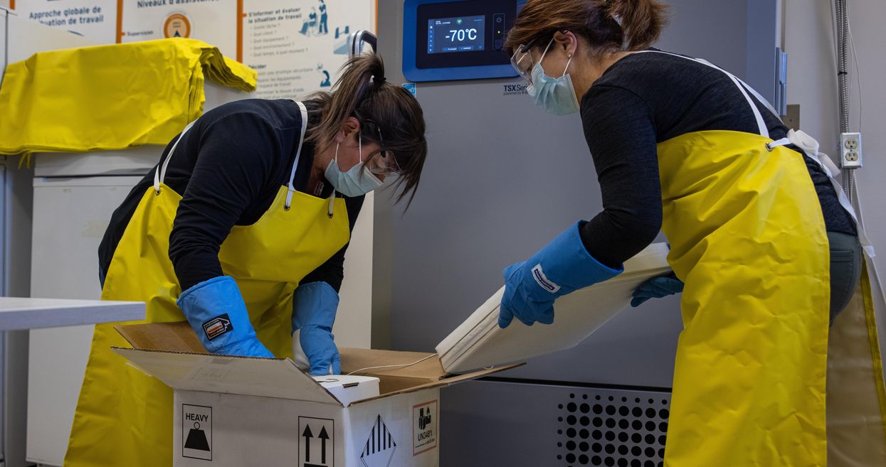 La vaccination contre la COVID-19 commence aujourd'hui au Québec et voici à quels endroits