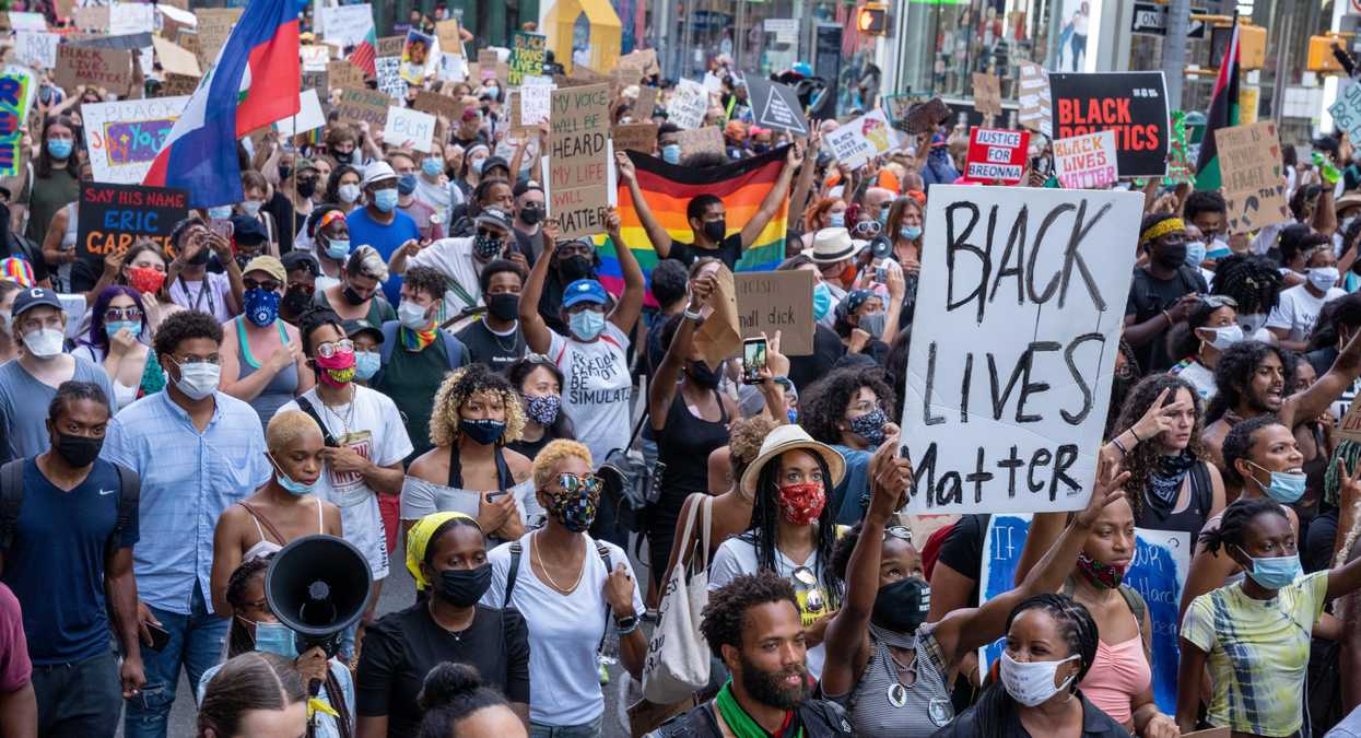 The 17-Year-Old Who Recorded George Floyd's Arrest Was Just Awarded For Her Courage