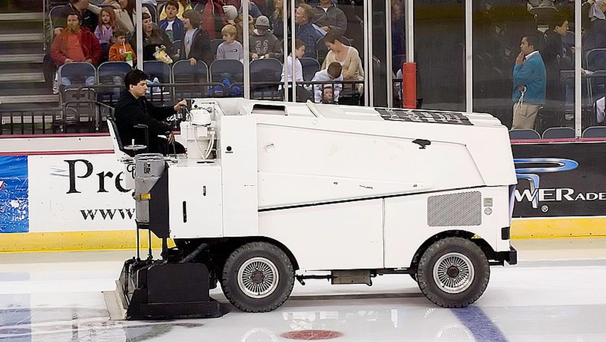 You Can Learn To Drive A Zamboni Like A Pro In Ontario Next Year