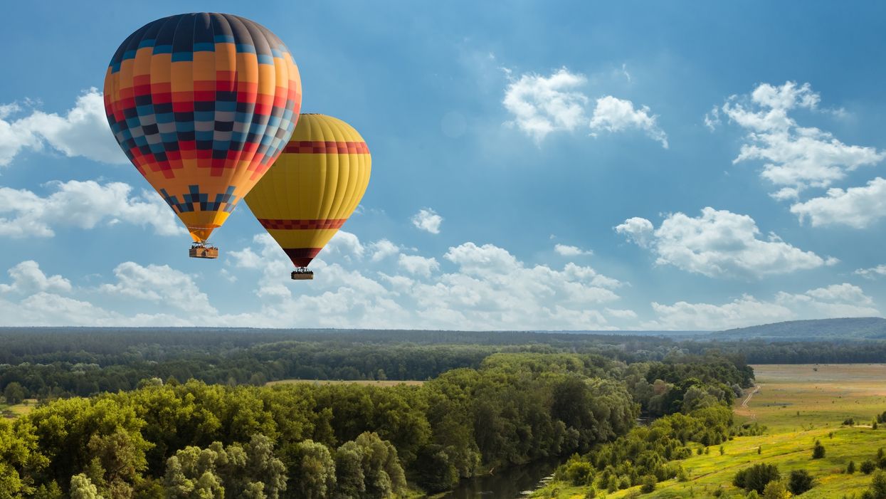 You Can Get Paid To Chase Hot Air Balloons Around Ontario This Summer