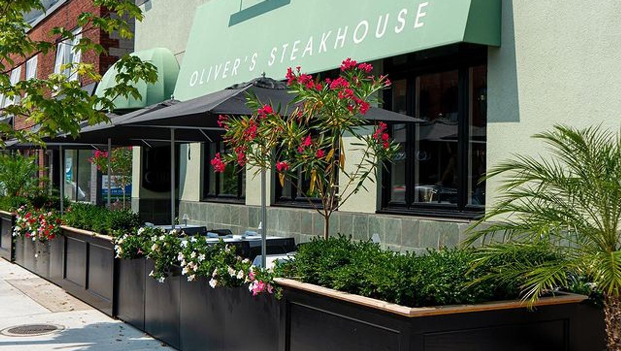 Over 200 People At This Oakville Restaurant Have Been Exposed To A COVID-19 Virus Variant