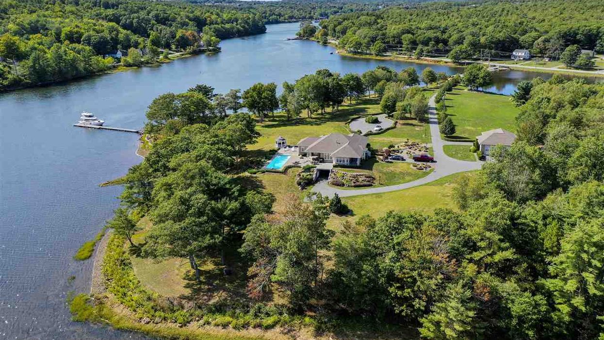 A Jaw-Dropping Private Peninsula In Nova Scotia Costs As Much As An Average Toronto House