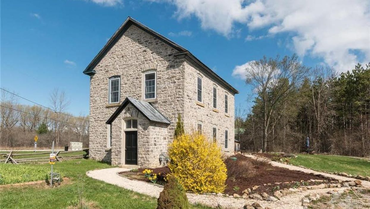 This $350K Home In Ontario Gazes Over A Shining Lake & Has A Yard Full Of Fruit Trees