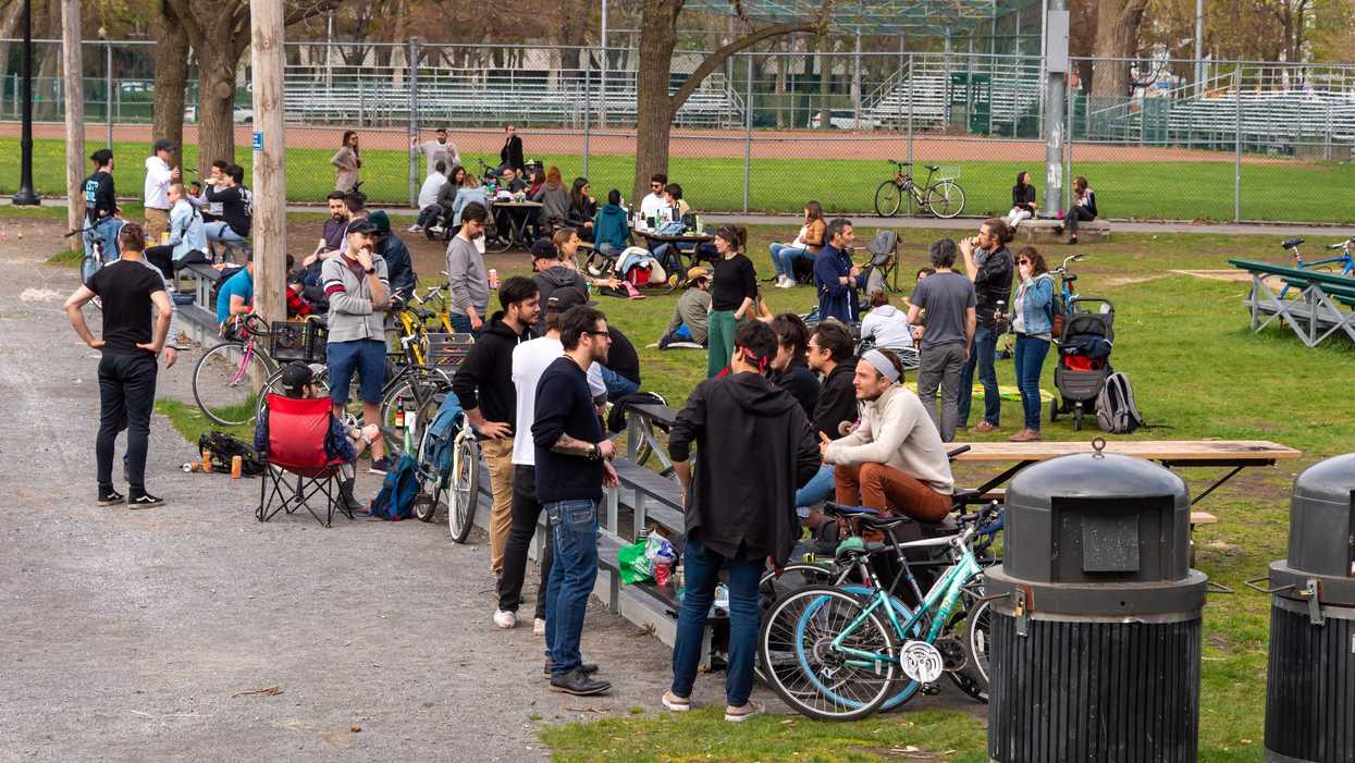 Voici pourquoi les 18-24 ans ont été les plus affectés par la pandémie au Québec