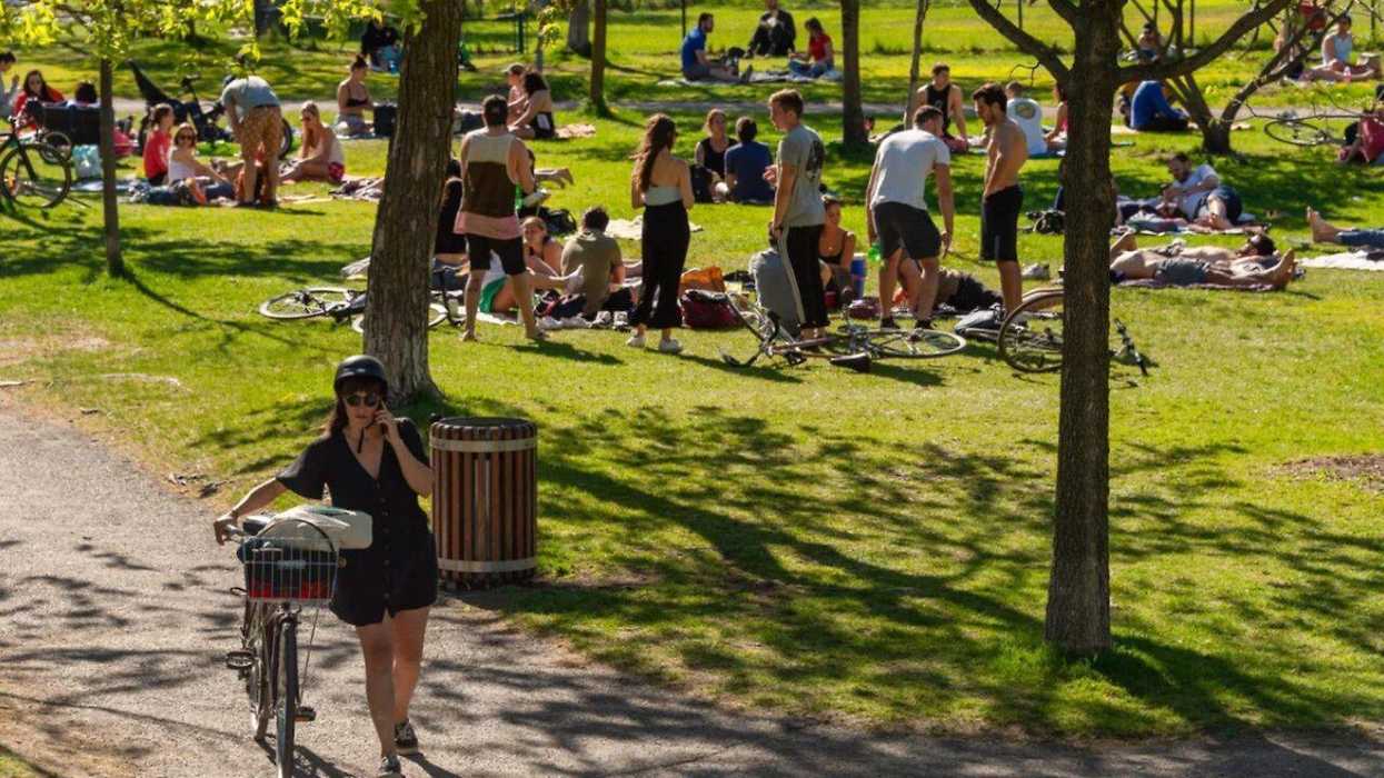 Les vaccins pour les 18 ans + débutent au Québec et voici quand prendre rendez-vous