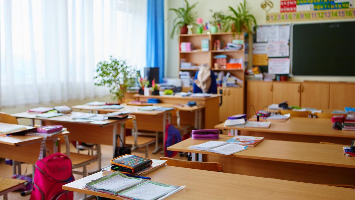 Les profs n'ont plus à porter le masque en classe dans certaines régions du Québec