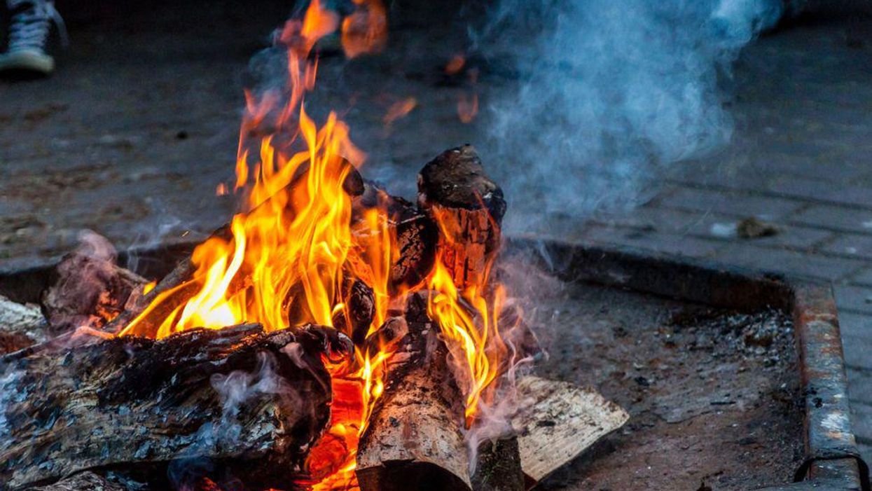 Les feux de camp sont interdits dans ces 12 régions du Québec sous peine d'amendes salées