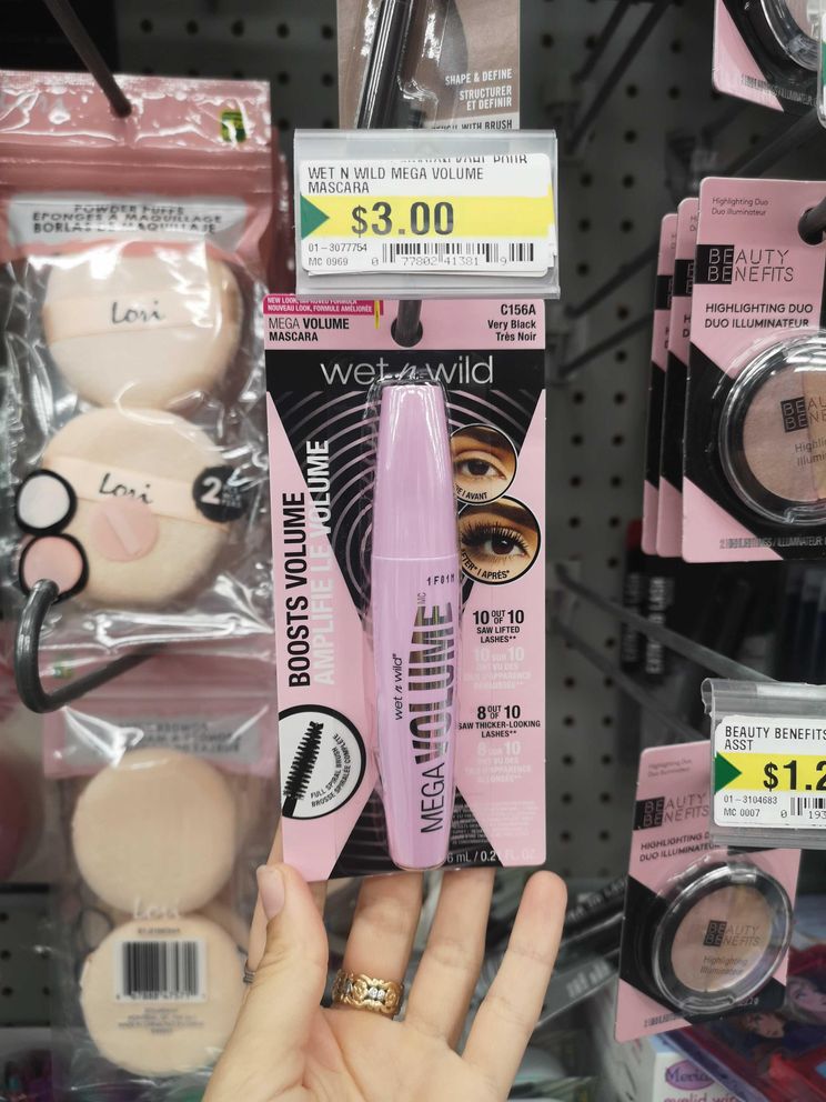 Dollarama : 11 Produits De Beauté De Marque Moins Chers Qu'ailleurs -  Narcity