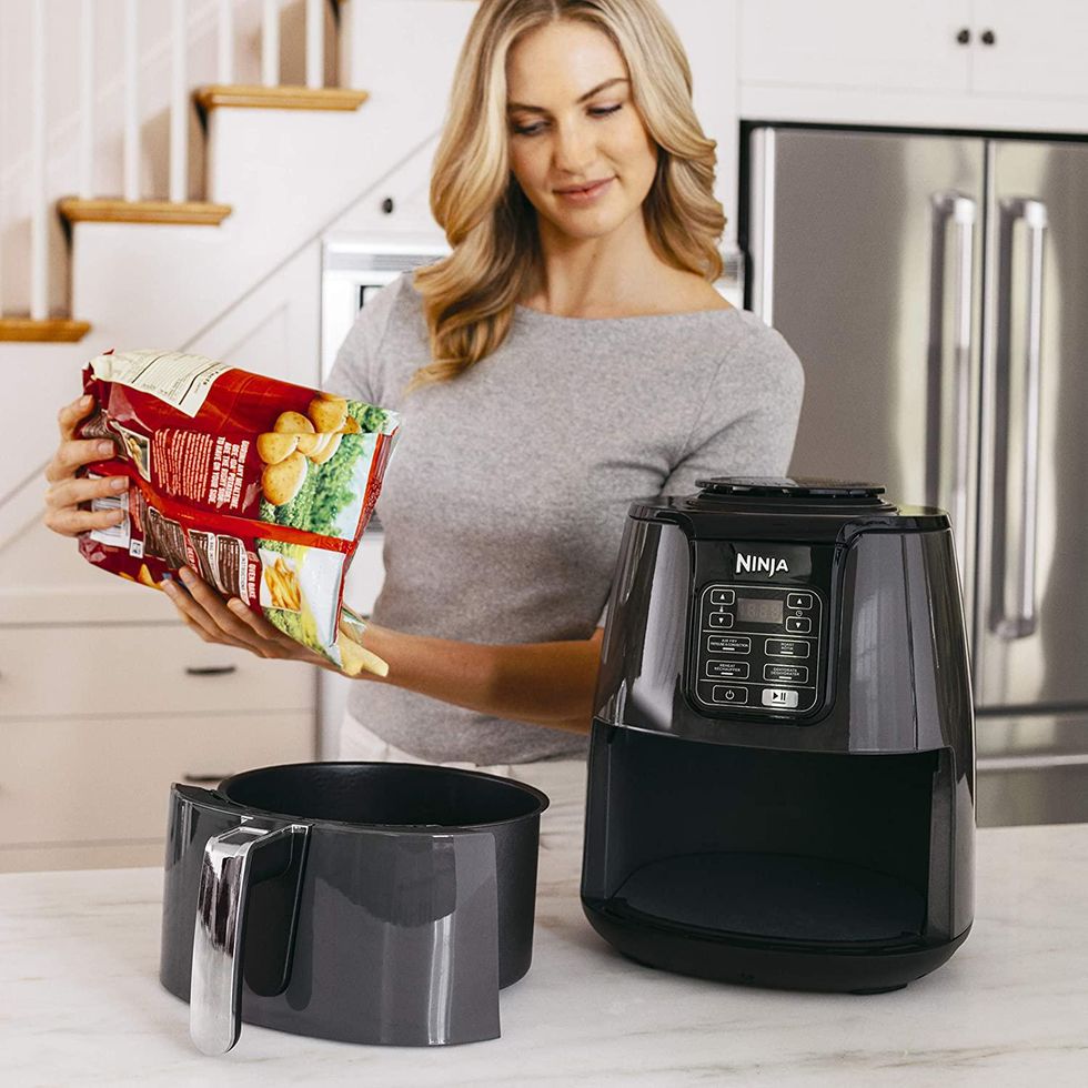 8 Of The Best Air Fryer Black Friday Deals In Canada Because Using An Oven Is So 2000 And Late