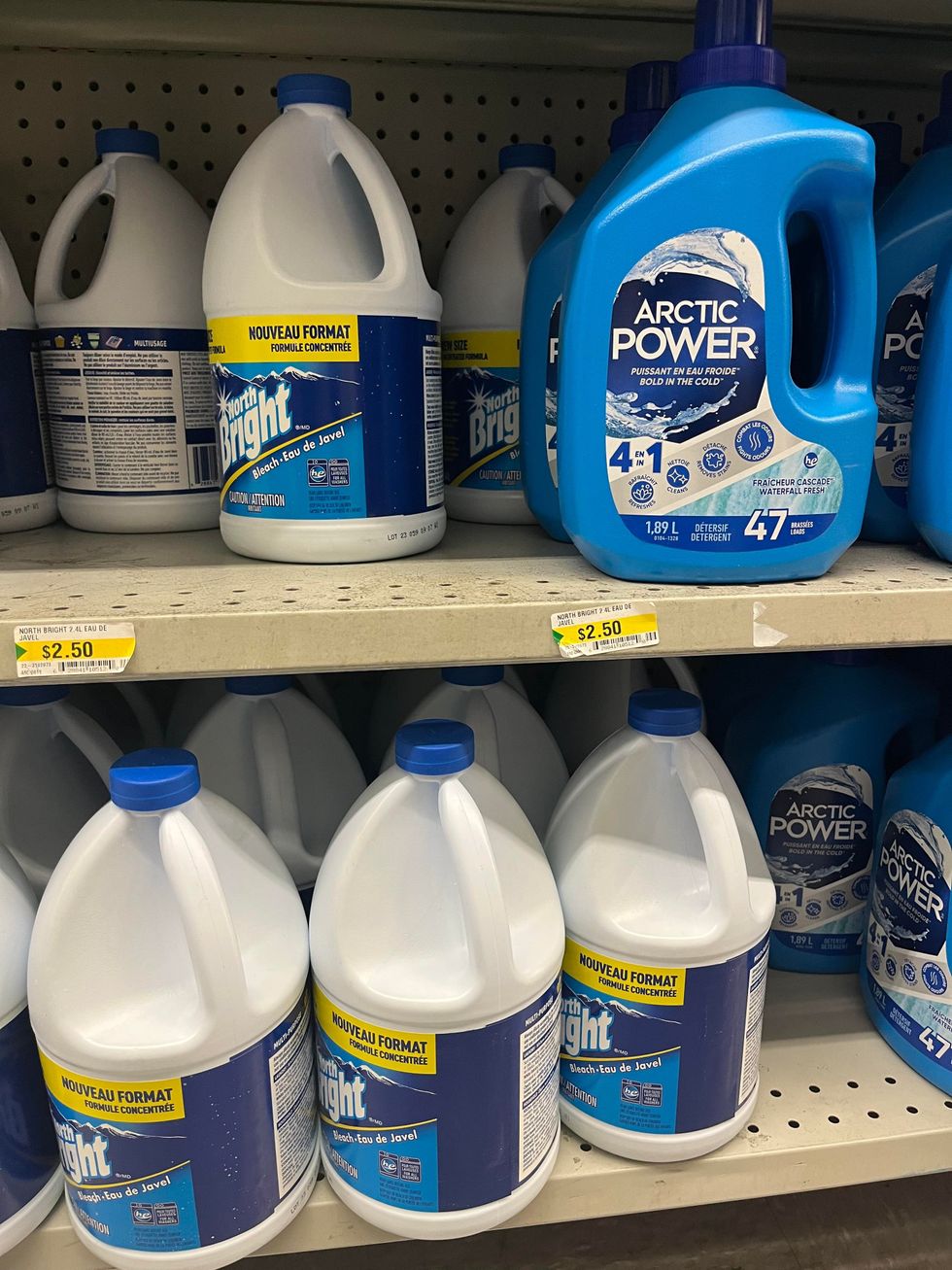 9 produits de ménage pour la maison qui sont moins chers au Dollarama qu'au Maxi Narcity