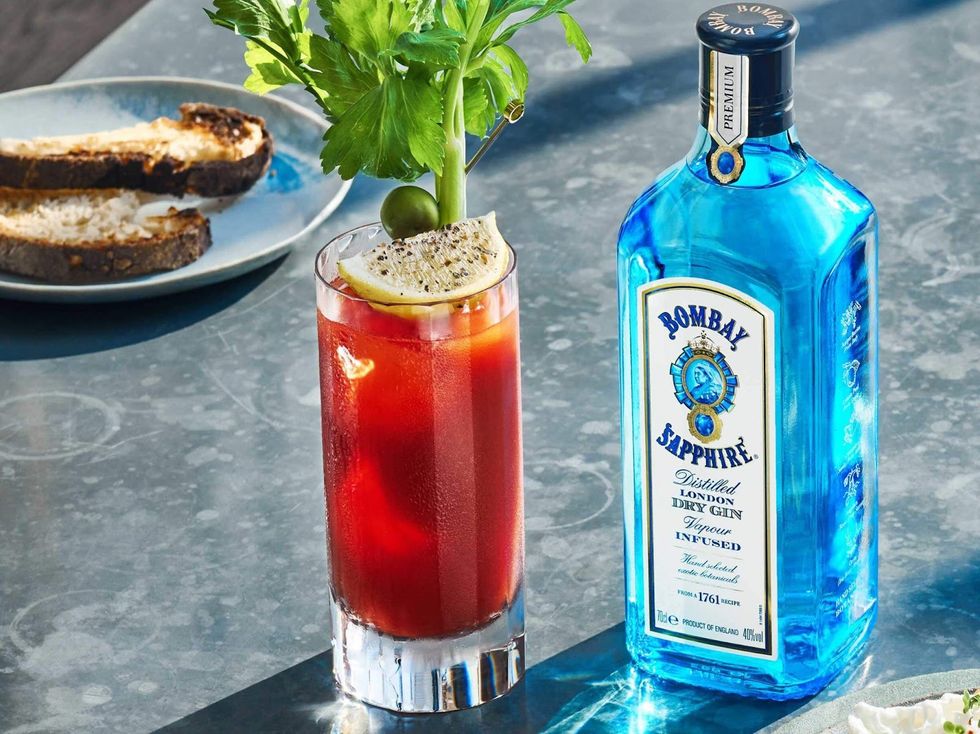 8 Summer Cocktails That Get 100 Better When You Swap In Gin Narcity