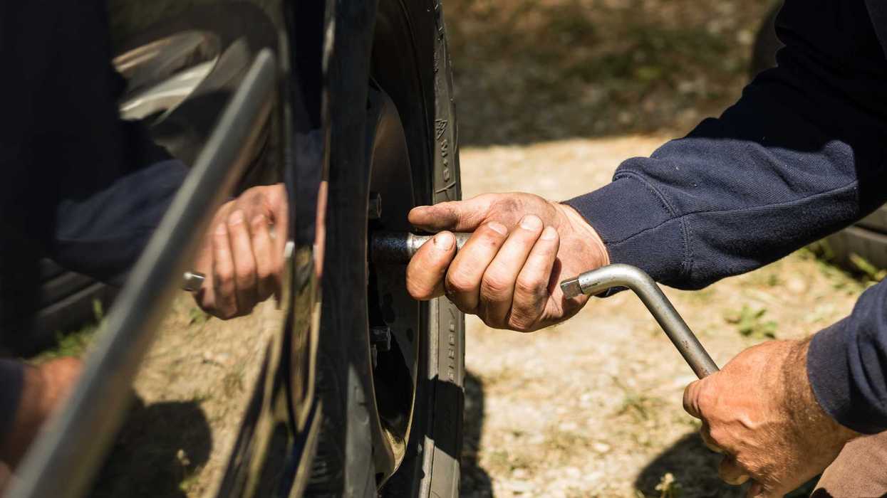 Tu peux maintenant mettre tes pneus d'été, mais voici à quand attendre selon un météorologue
