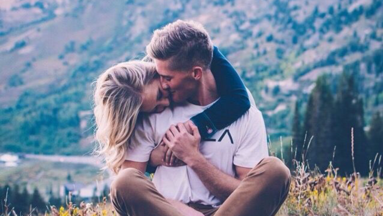 17 Ridiculous Things You Do When You Re In Love Narcity 17 Ridiculous Things You Do When You Re In Love Narcity